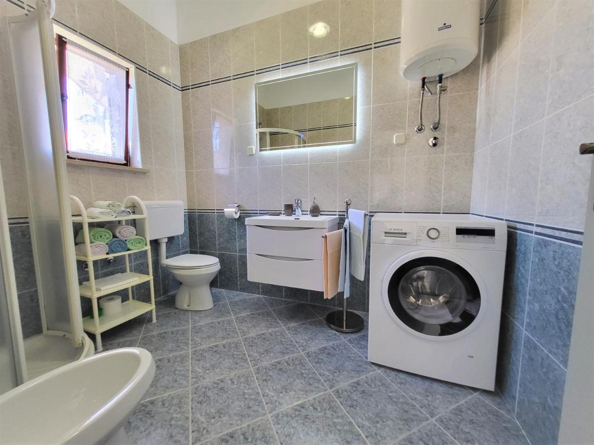 Cozy Apartment Mandula Vrsar Exterior foto