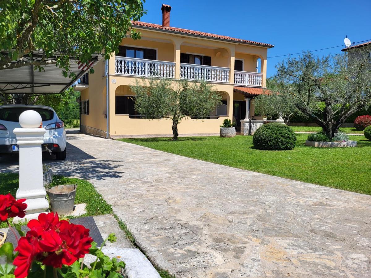 Cozy Apartment Mandula Vrsar Exterior foto