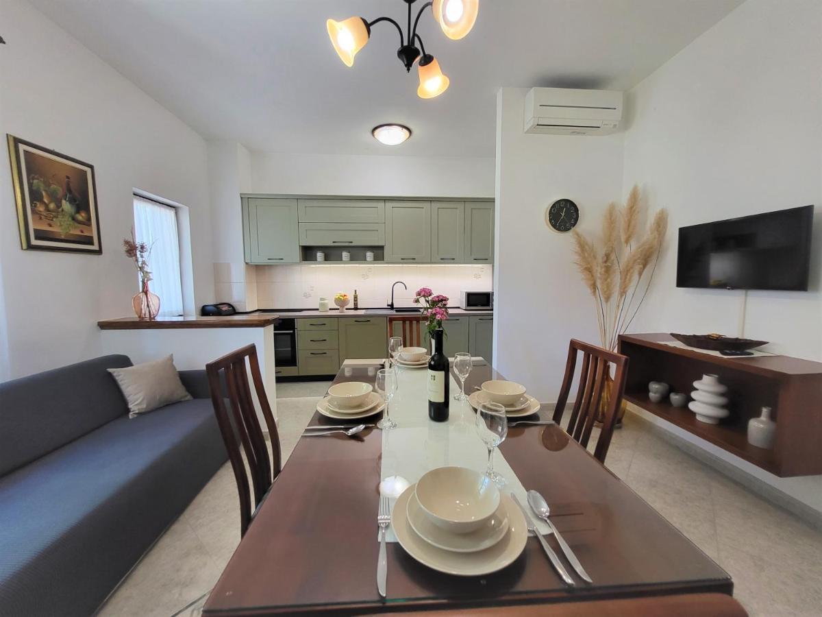 Cozy Apartment Mandula Vrsar Exterior foto