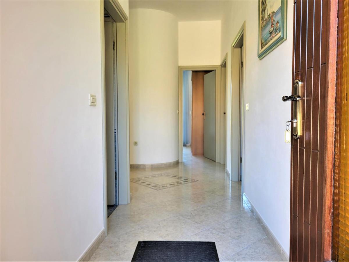 Cozy Apartment Mandula Vrsar Exterior foto