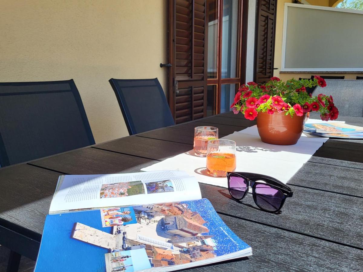 Cozy Apartment Mandula Vrsar Exterior foto