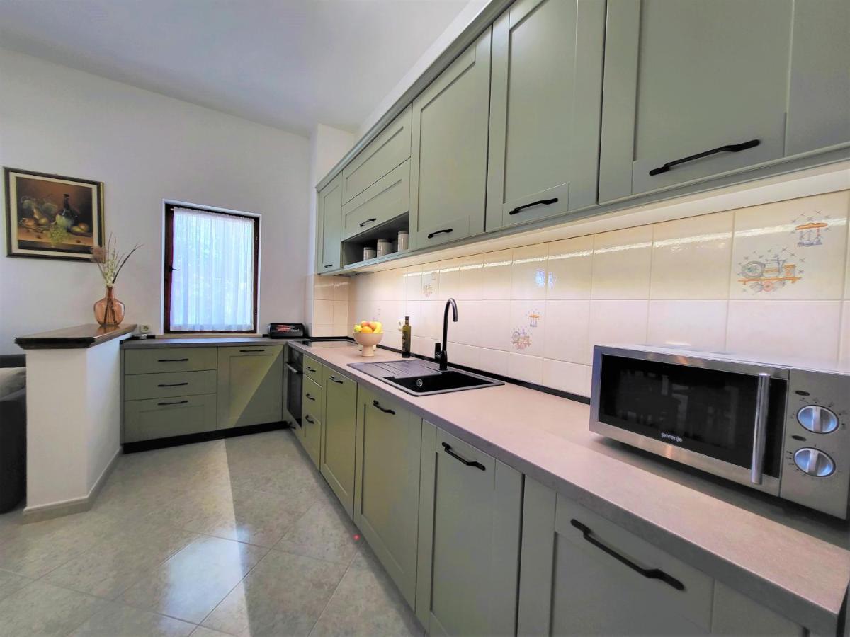 Cozy Apartment Mandula Vrsar Exterior foto