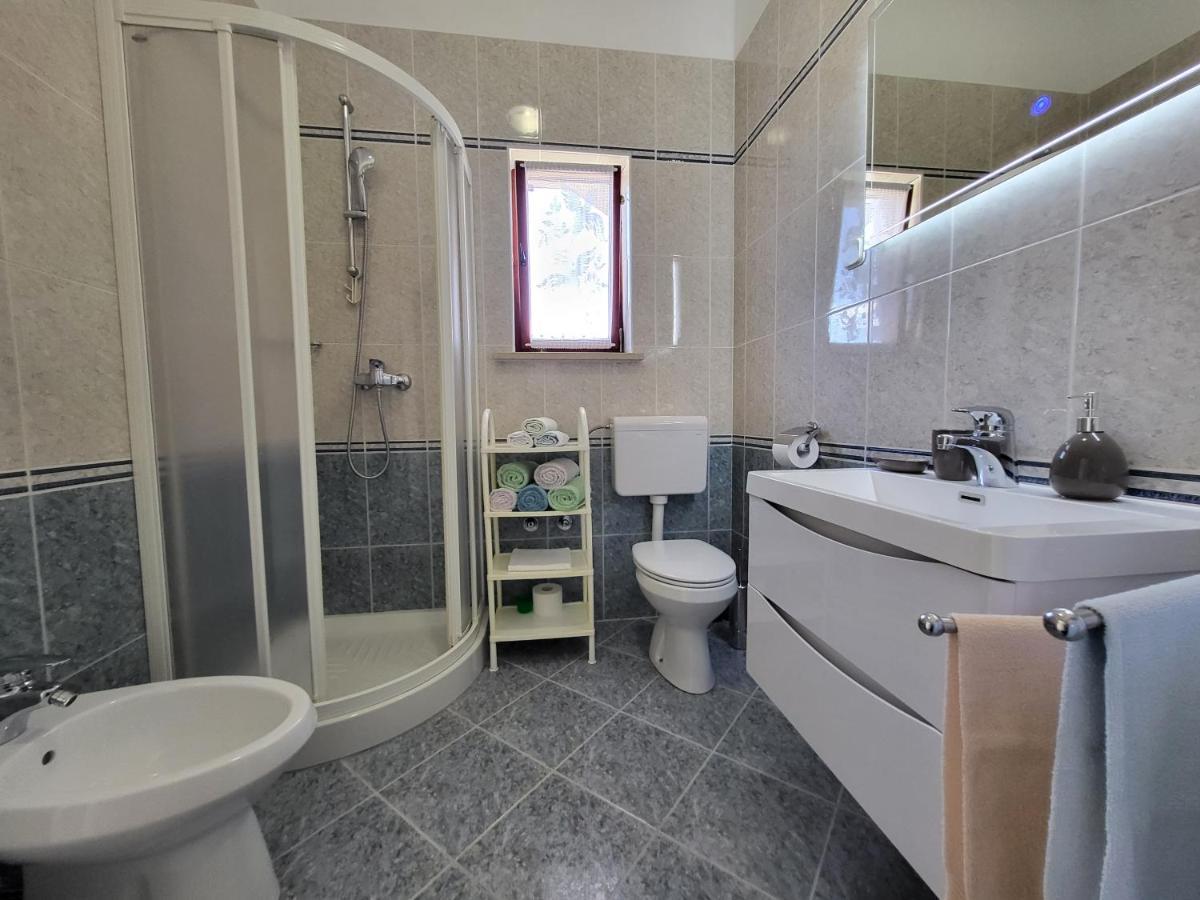 Cozy Apartment Mandula Vrsar Exterior foto