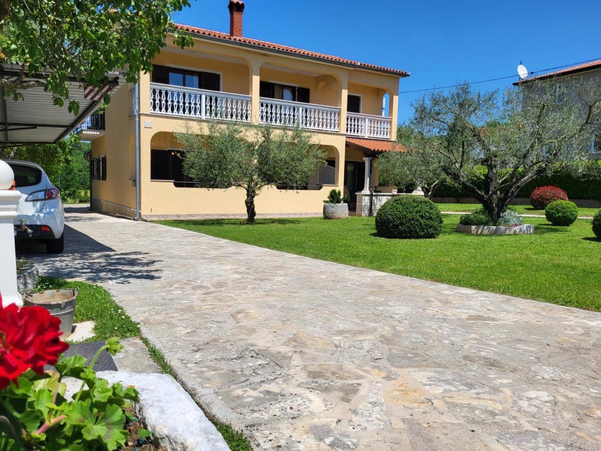 Cozy Apartment Mandula Vrsar Exterior foto
